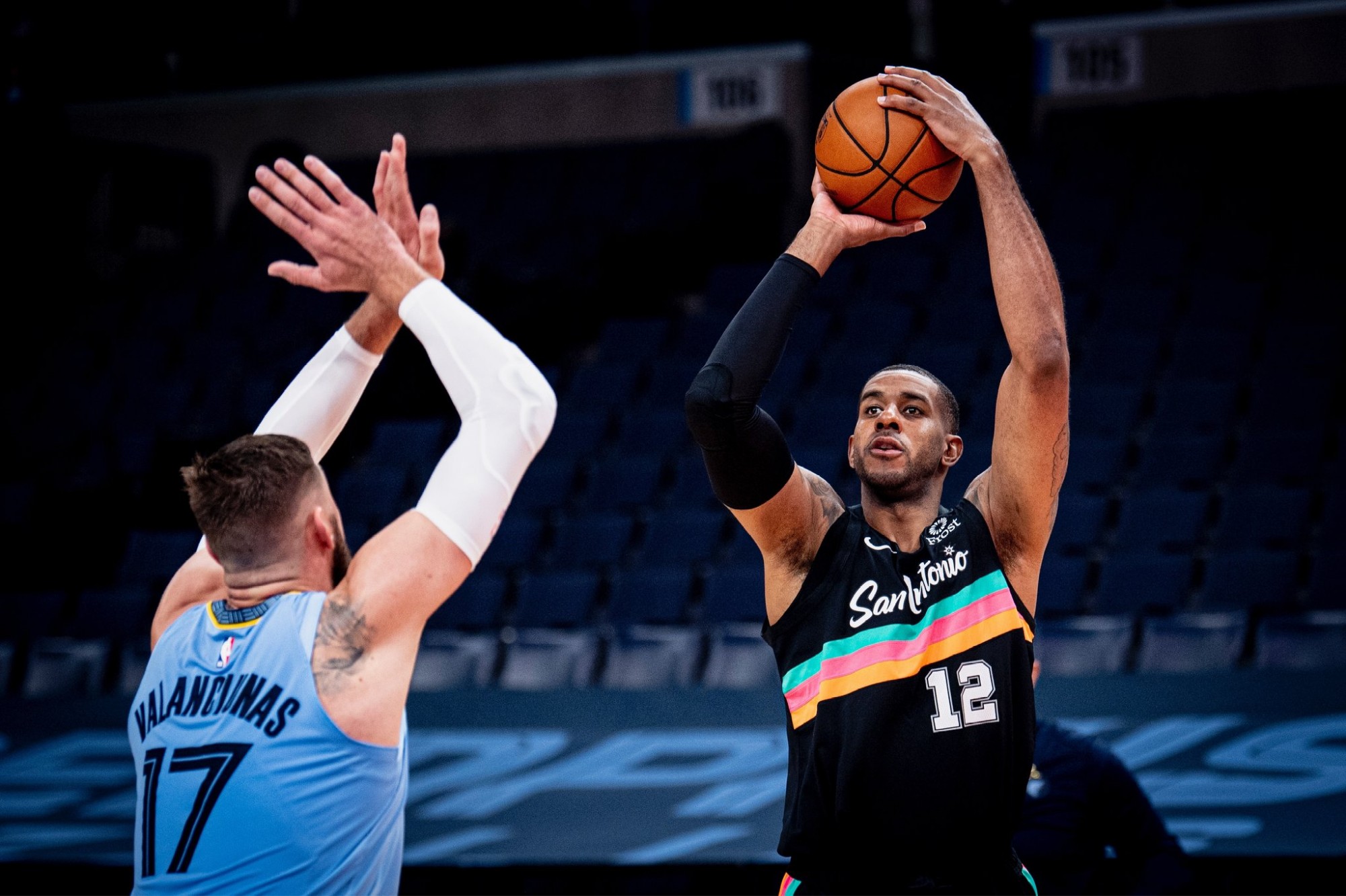 边路三角撕 边路三角撕